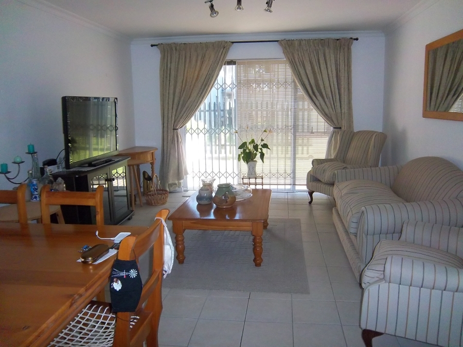 To Let 2 Bedroom Property for Rent in Heritage Park Western Cape